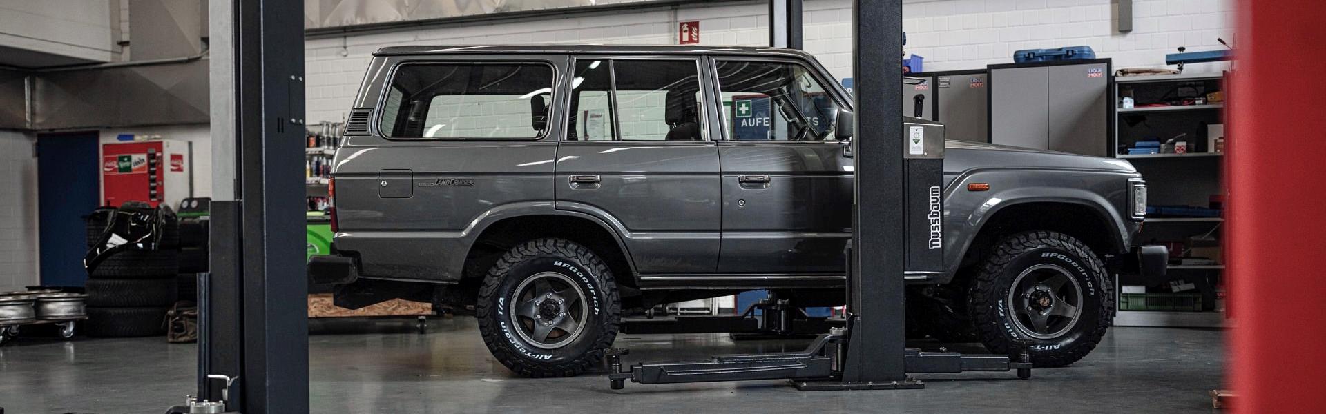 <h1>REIFENWECHSEL</h1><p>Jetzt direkt einen Termin vereinbaren</p>